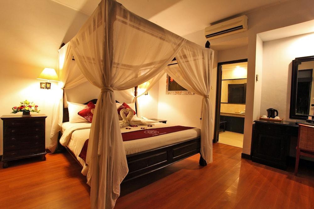 Puri Saron Hotel Seminyak Exterior photo