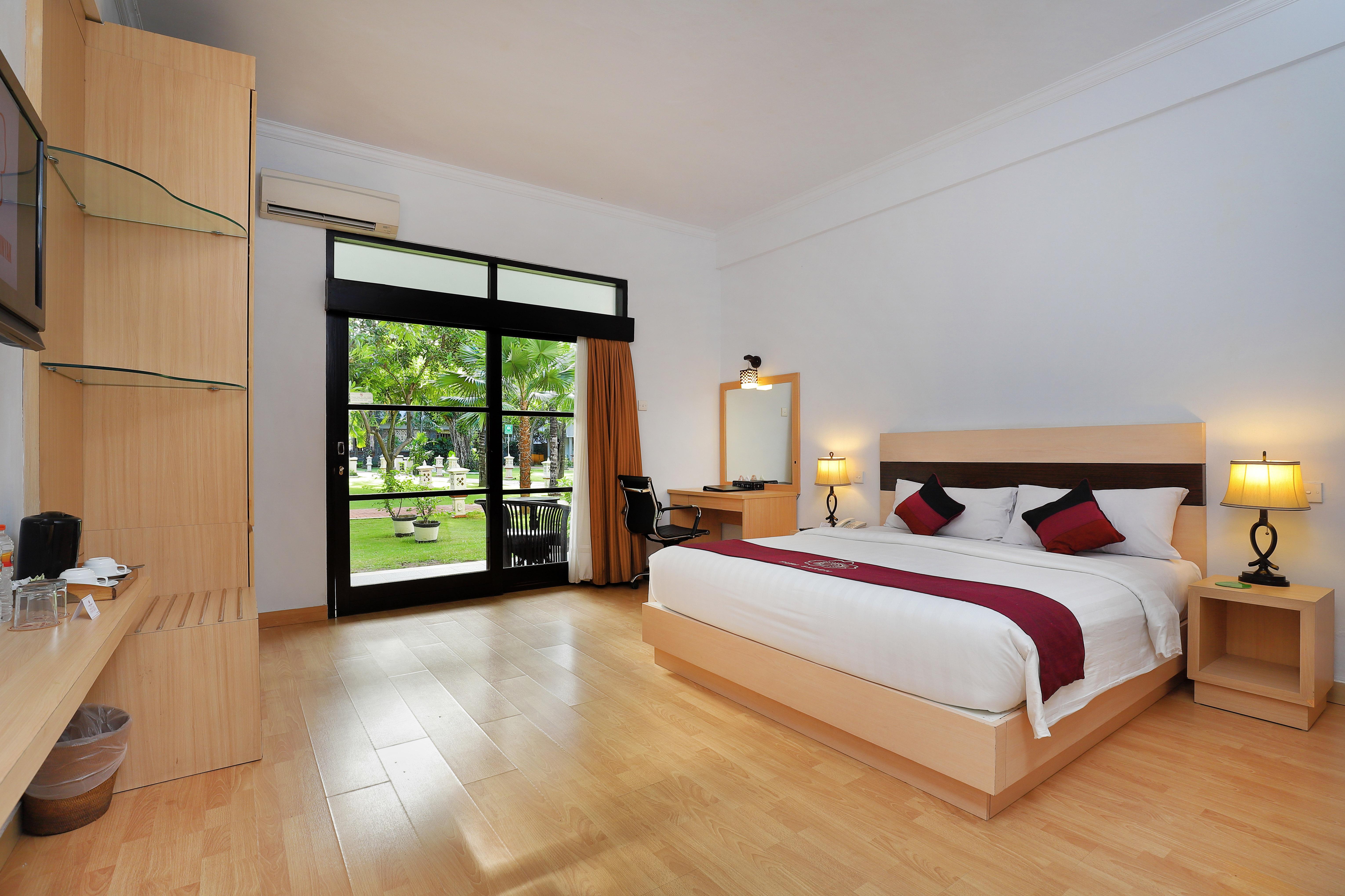 Puri Saron Hotel Seminyak Exterior photo