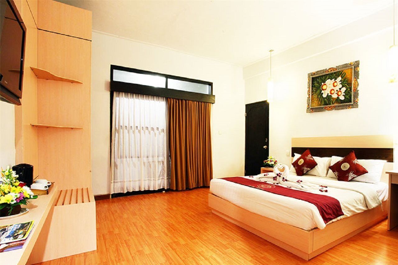 Puri Saron Hotel Seminyak Exterior photo